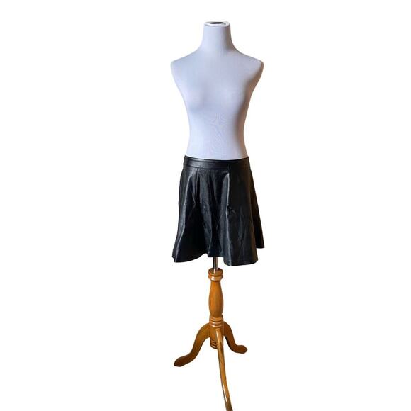 H&M Black Faux Leather Skirt - Picture 1 of 8